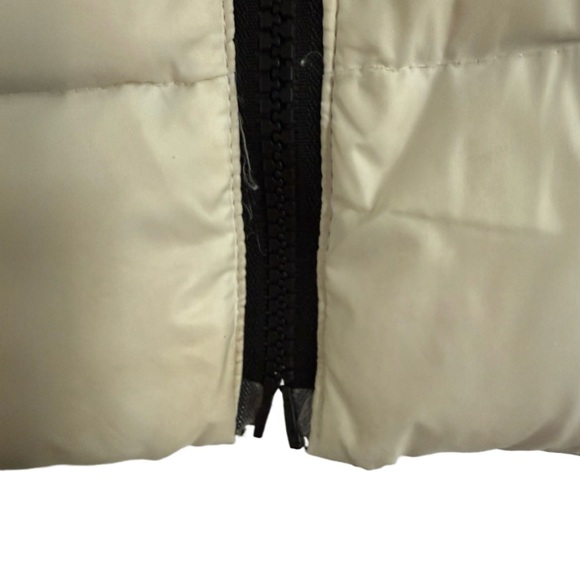 🚩 SOLD 🚩 Moncler Short Hooded Down Puffer Jacket – White/Black (Size 1) - Picture 5 of 10
